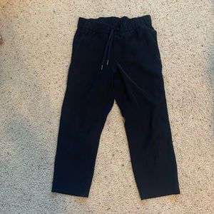 Lululemon on the fly crop pants